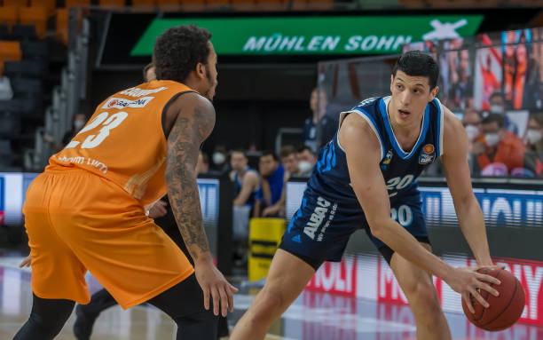 在利物浦需 在利物浦需