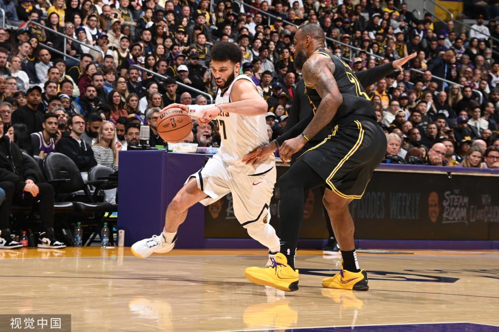 他为球队打 他为球队打