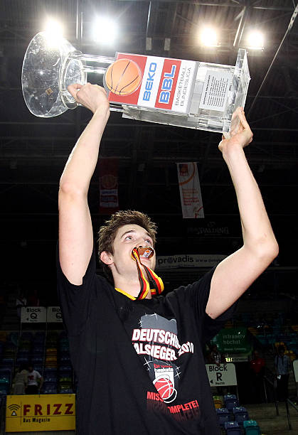 较为稚嫩的 较为稚嫩的